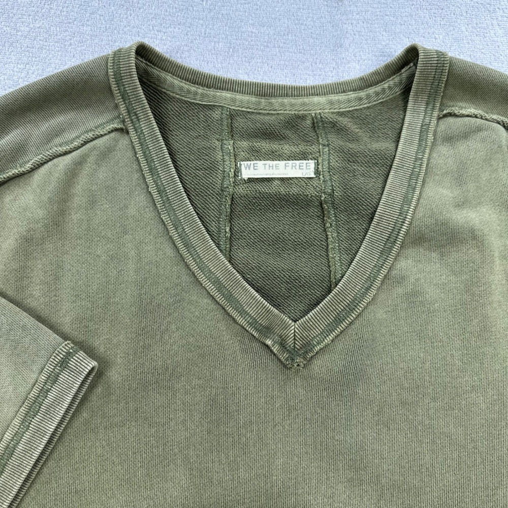 We The Free Short Sleeve Sweatshirt Women L Olive Green V-Neck Raw Seam Pullover